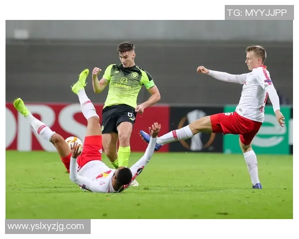 哈罗盖特与朴茨茅斯激战正酣比赛进展引人关注